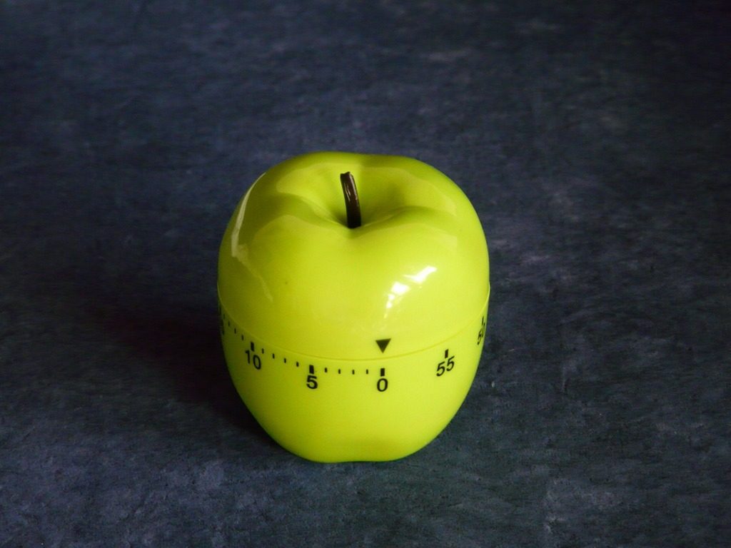 hand apple plant fruit time alarm clock 1144991 pxhere.com